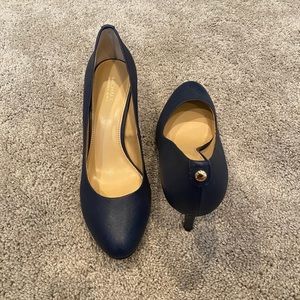 Micheal Kors Navy Blue Leather Pump